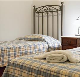 3 bedroom villa with pool in Kassiopi, Corfu, sleeps 6